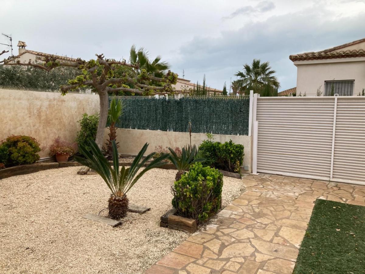 Caseta De L'Avi Camarles Exterior photo